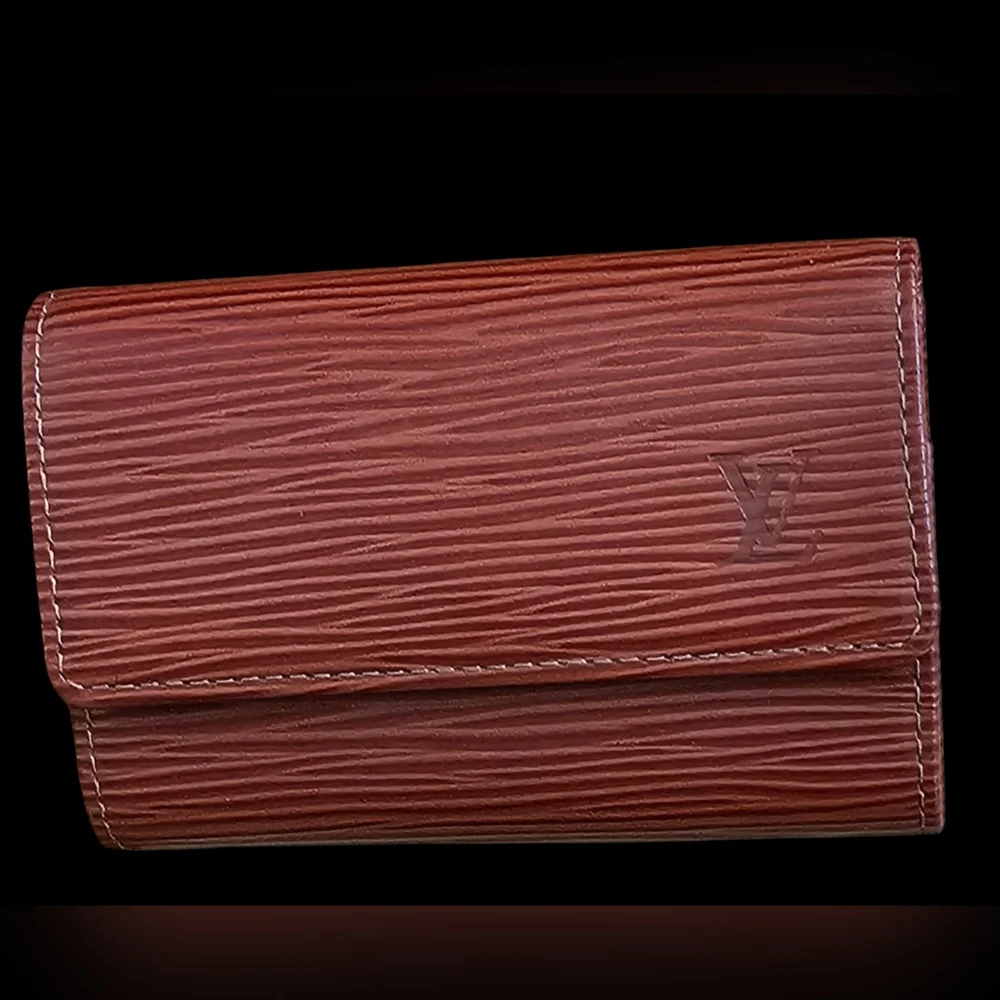 ✨️LOUIS VUITTON EPI LEATHER 6 KEY HOLDER - Picture 2 of 5